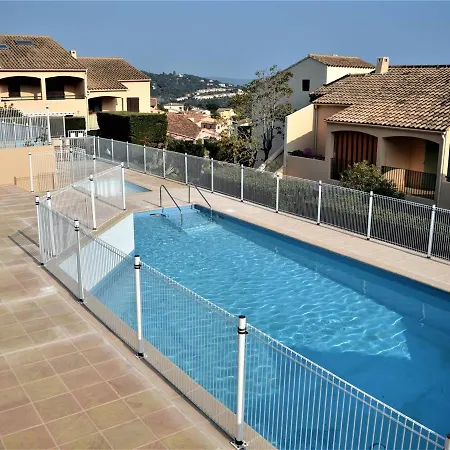 2p Avec Piscine Et Terrasse A - Fr-1-226b-300 *